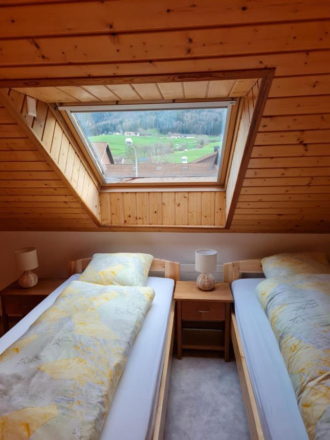Dachwohnung In Welschenrohr Exteriör bild